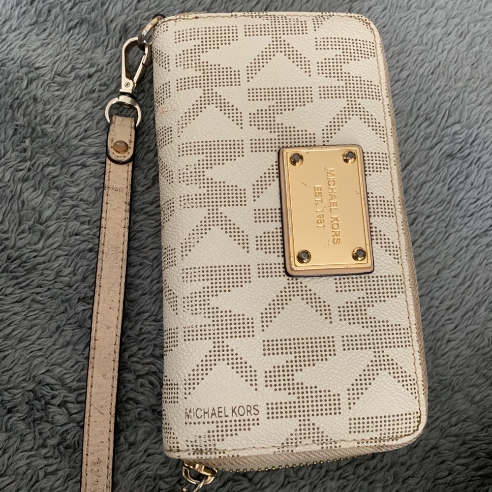 Michaels kors wallet